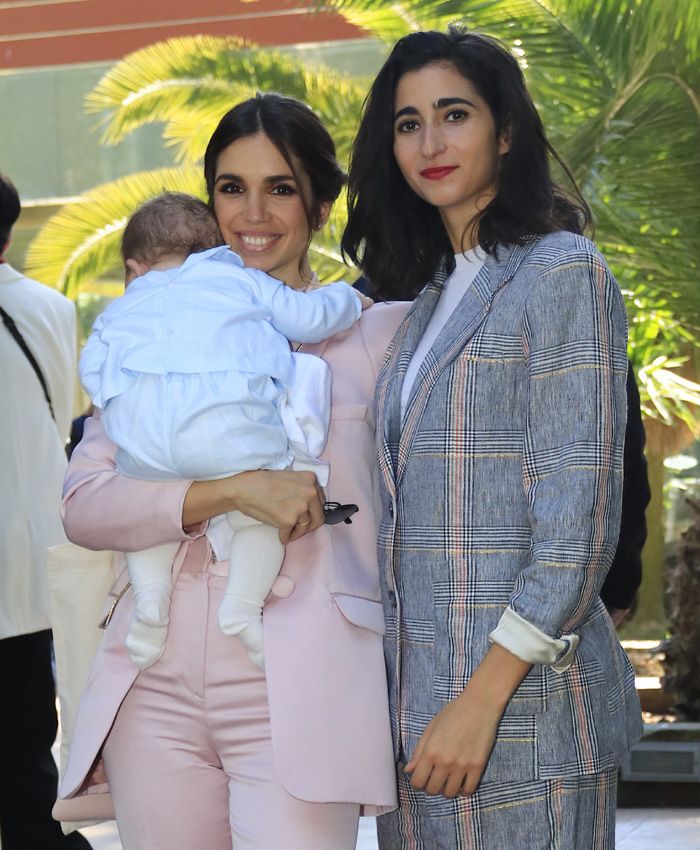 Alba Flores con su prima Elena Furiase y Noah, el hijo de esta