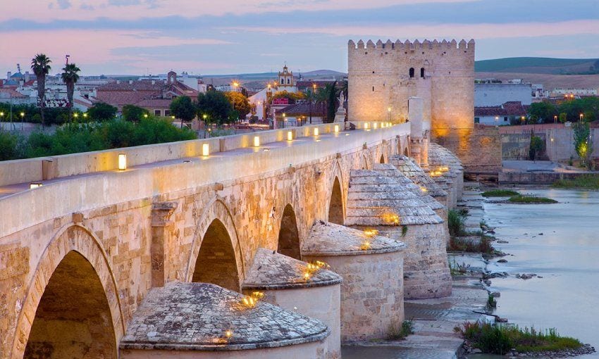 puente romano y torre de la calahorra cordoba