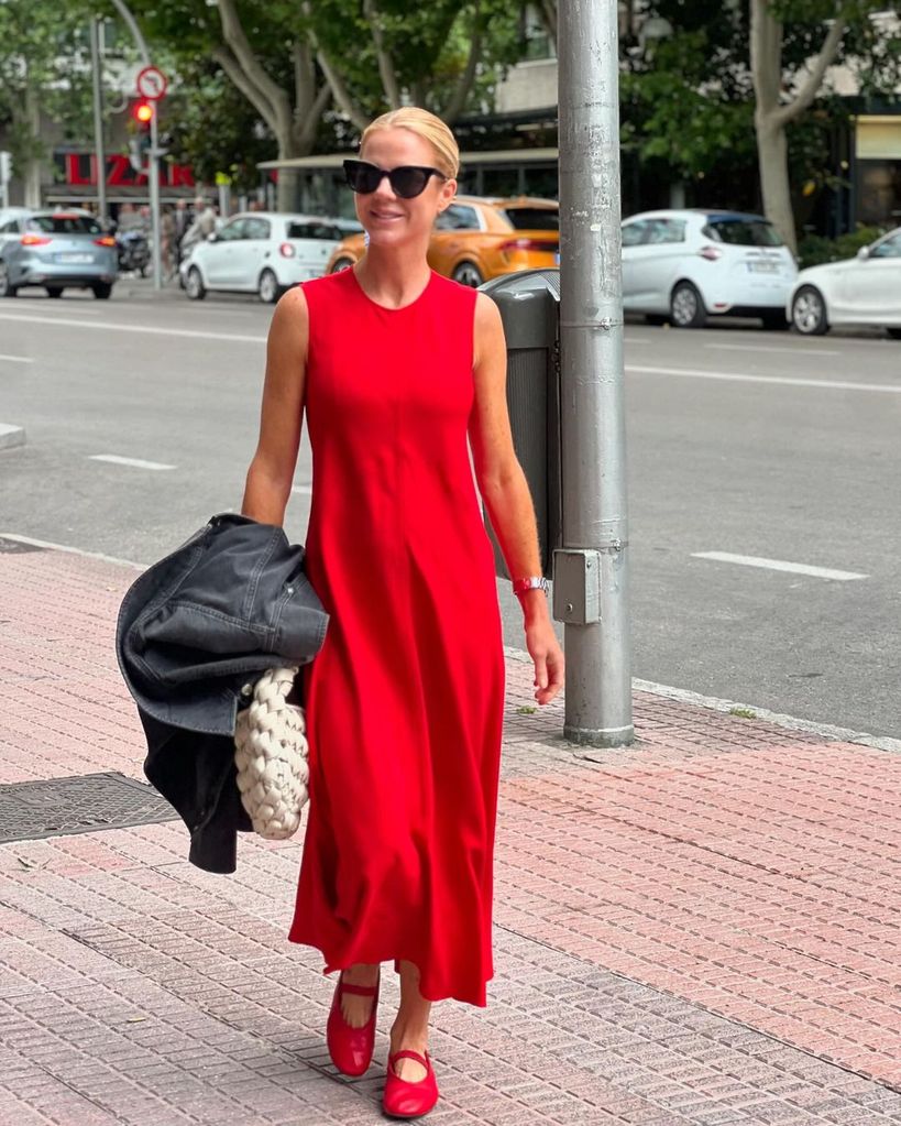 Amelia Bono viste de rojo en verano