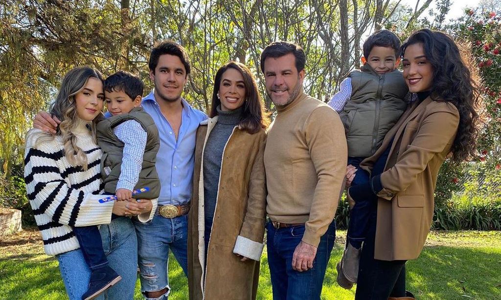 Biby Gaytán y su familia