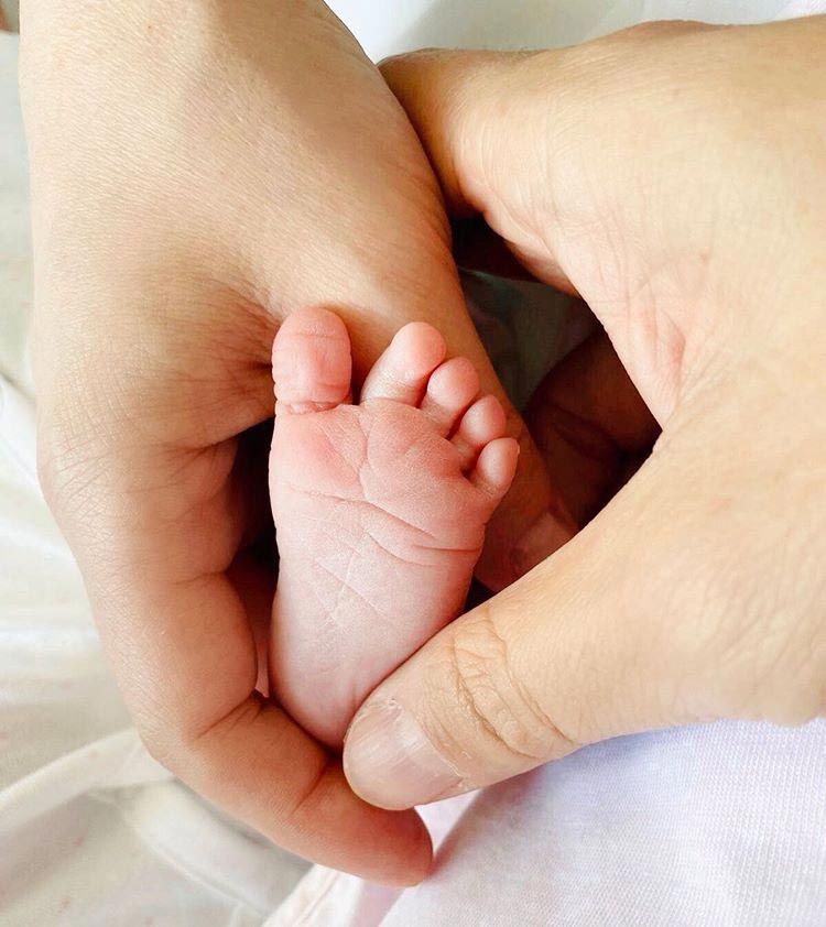 Malú y Albert Rivera con su hija Lucía