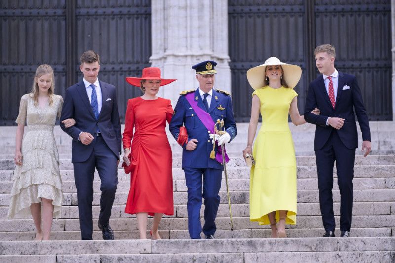 Felipe y Matilde de Bélgica con sus hijos