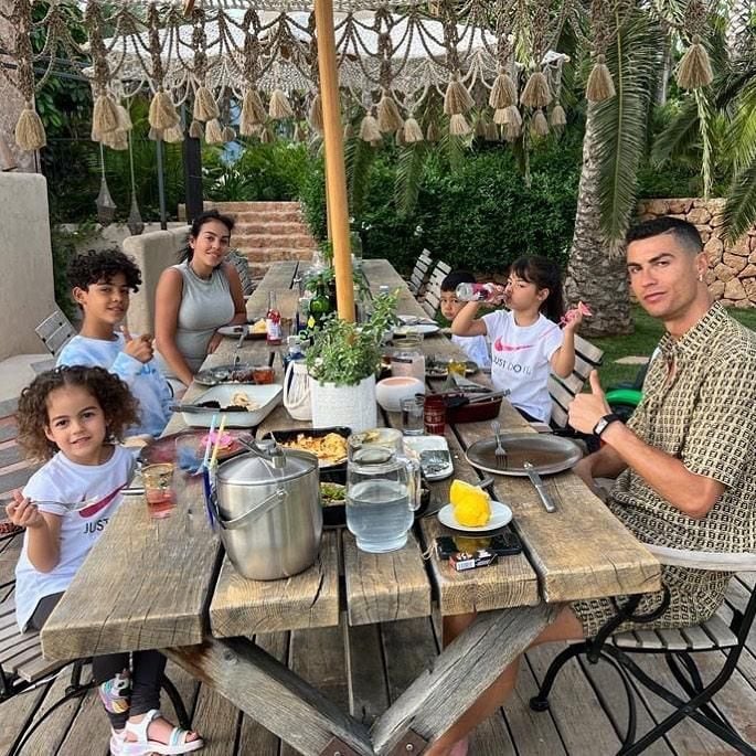 Cristiano Ronaldo, Georgina Rodríguez y sus hijos