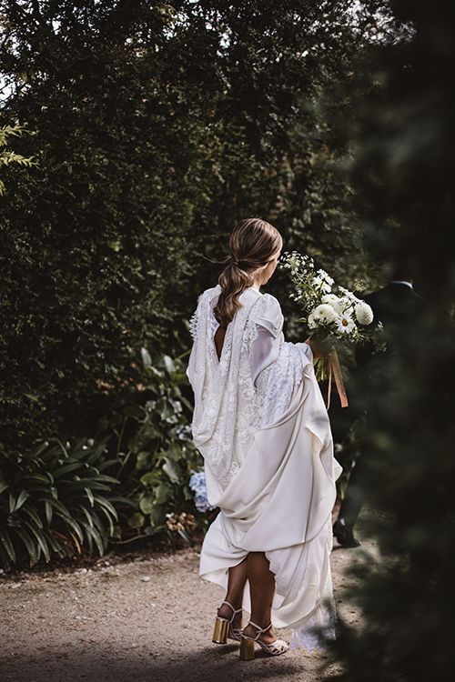 Una novia con vestido de Sara Lage