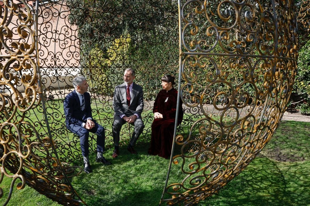 El rey Felipe VI asiste a la inauguración de la muestra 'Flamboyant. Joana Vasconcelos en el Palacio de Liria'