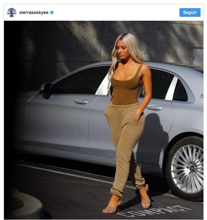 kim_kardashian_clones_7a