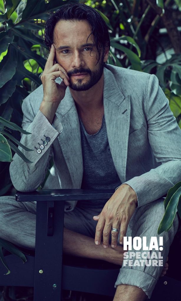 Rodrigo Santoro HOLA! Special Feature