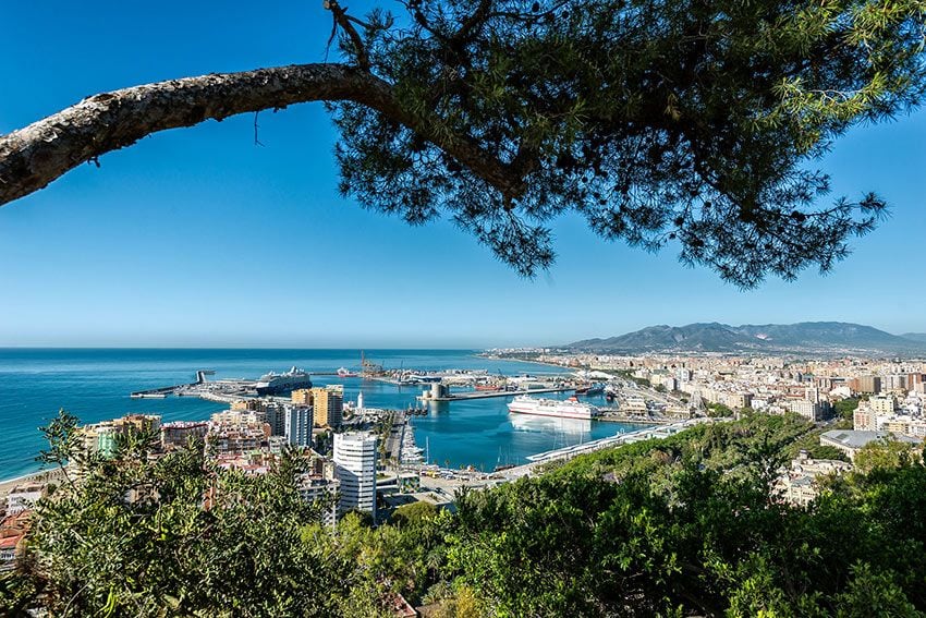 Panorámica de Málaga desde la terraza del Parador de Gibralfaro