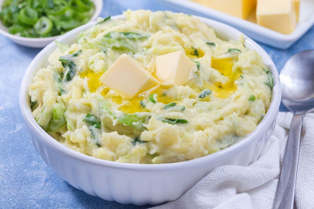 El ‘Irish Colcannon' a menudo se presenta con unos dados de mantequilla en el centro