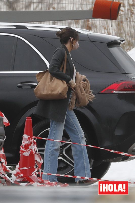 Sara Carbonero llegando a Radio Marca en su primer día