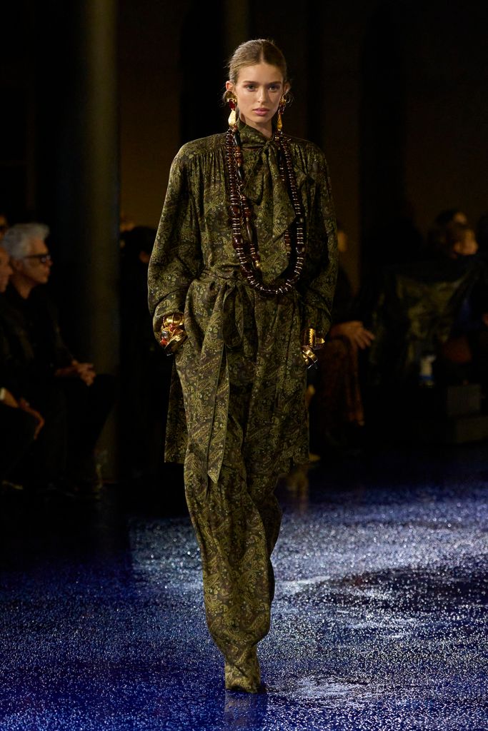 Paris Fashion Week: Saint Laurent Primavera/Verano 2025