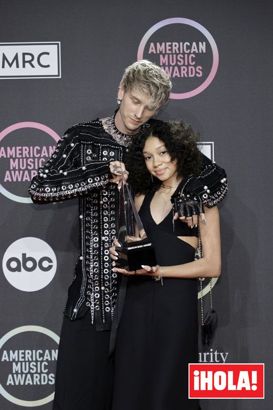  Machine Gun Kelly con su hija 