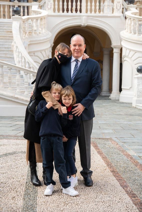 Alberto, Charlene, Jacques y Gabriella de Mónaco