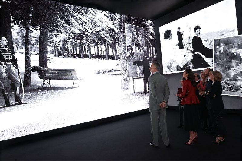 Don Felipe y doña Letizia en una exposición  de Sorolla