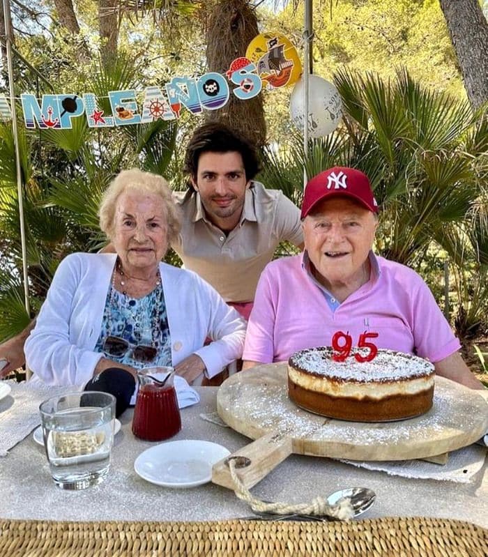 Carlos Sainz Jr. y sus abuelos paternos