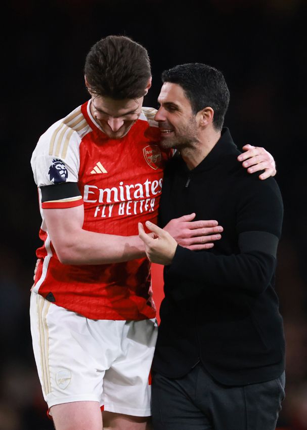 Declan Rice con Mikel Arteta, entrenador del Arsenal, equipo en el que milita