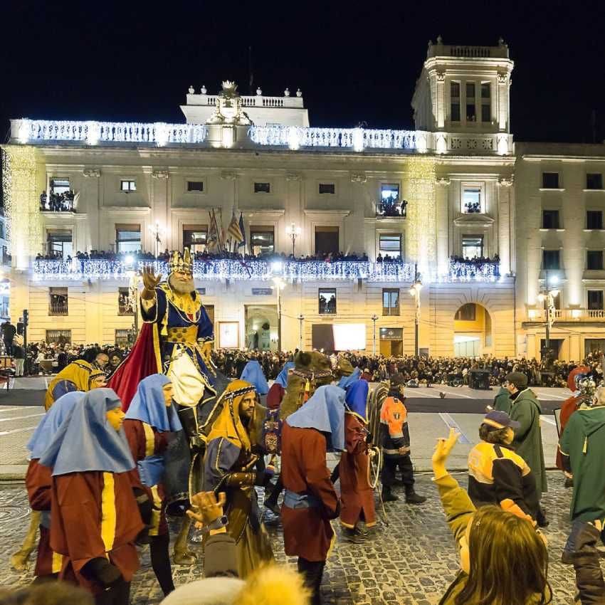 cabalgata de reyes de alcoy en alicante la mas antigua de espana