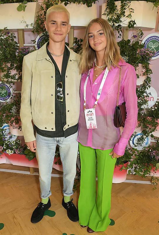 Romeo Beckham y Mia Regan 