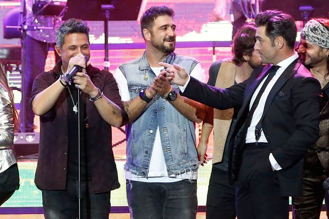 David Bustamante y Antonio Orozco en el escenario de La Voz