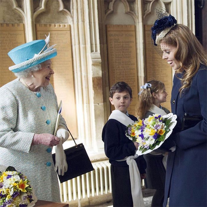 Beatriz de York y su abuela, la reina Isabel II