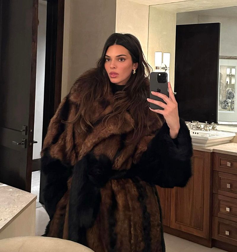 Kendall Jenner en Aspen con abrigo de pelo