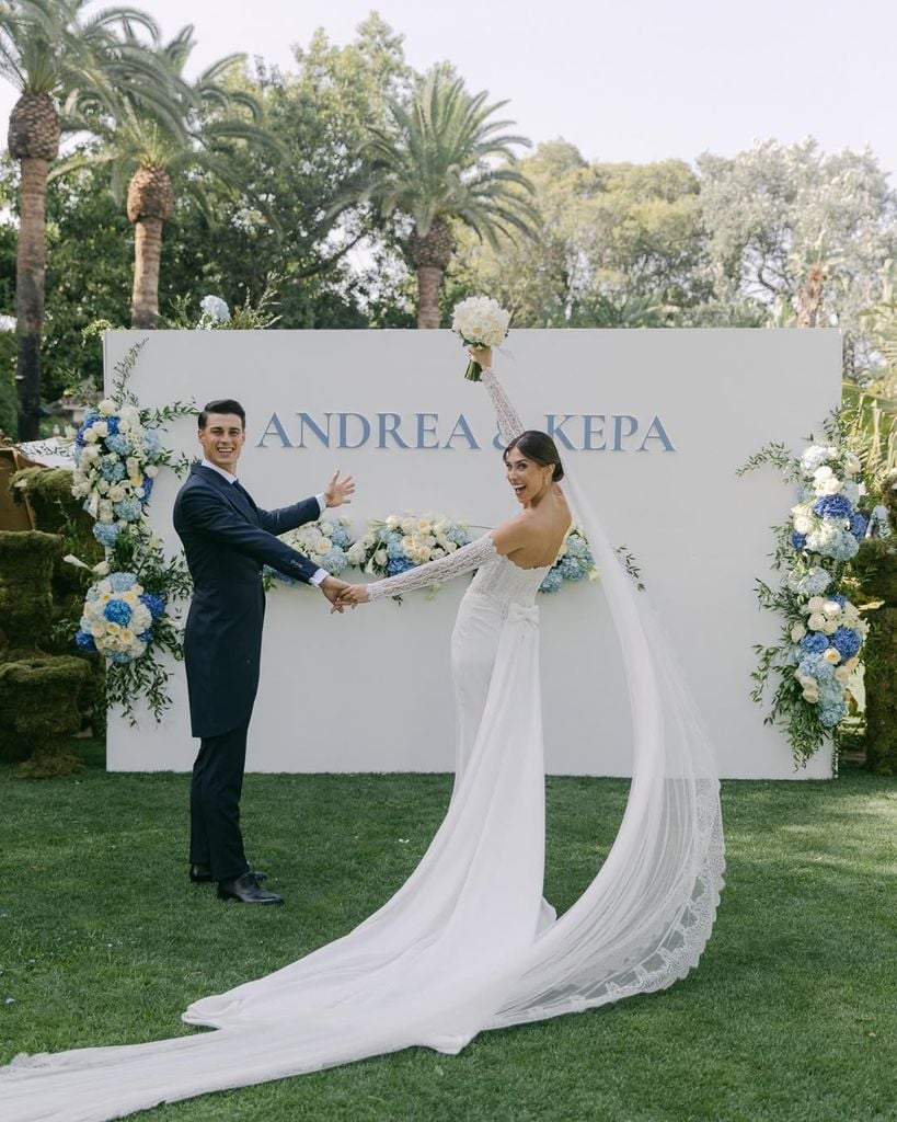 Kepa Arrizabalaga y Andrea Martínez el día de su boda