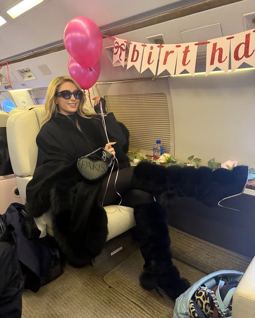 Para celebrar sus 44 años, Paris Hilton organizó un viaje familiar a la nieve.