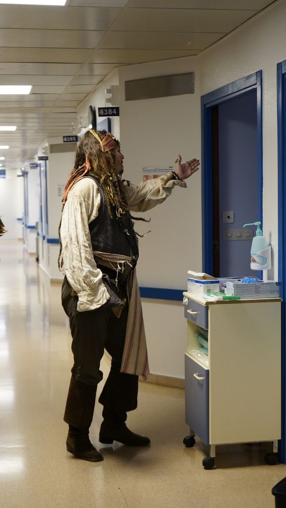 El Hospital Universitario Donostia agradeció el lindo gesto de Johnny Depp con los niños.