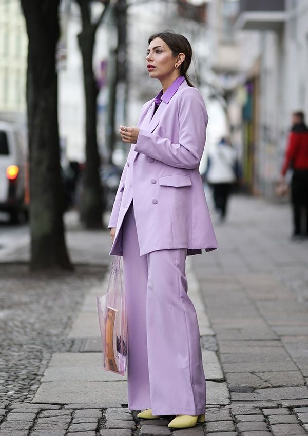 traje de chaqueta malva