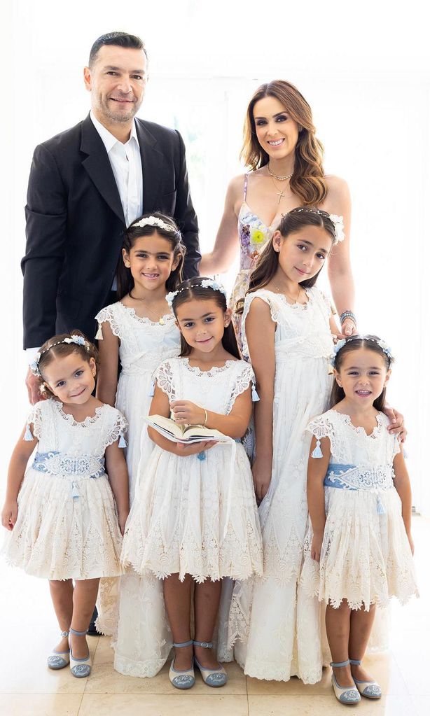 jacky bracamontes y sus hijas