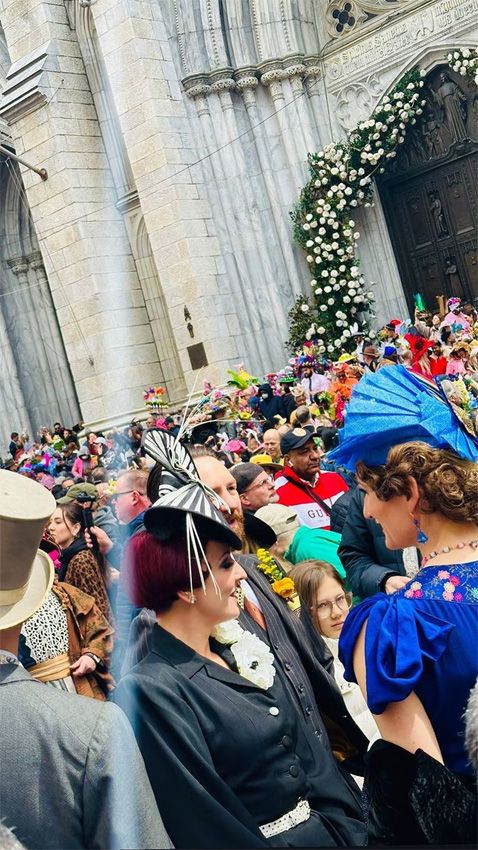 Nuria Roca y Juan del Val se cuelan en una de las tradiciones más extravagantes de Nueva York