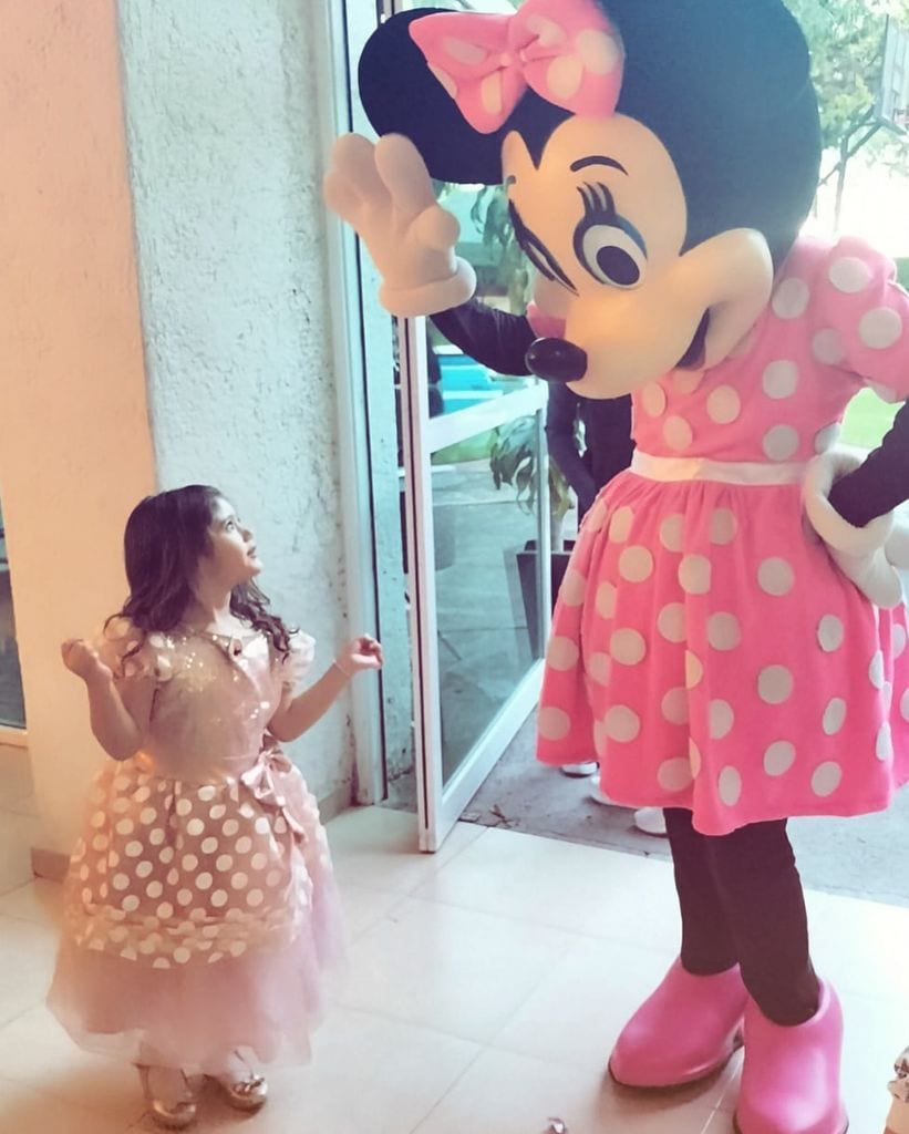 La fiesta de María Paula estuvo inspirada en Minnie Mouse.