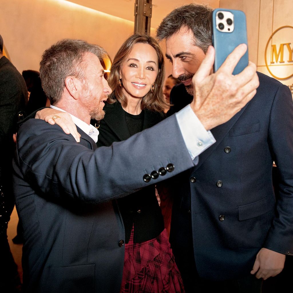 Isabel Preysler HOLA 4149