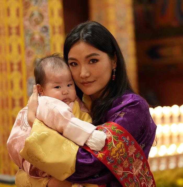 La Reina de Bután con su hija