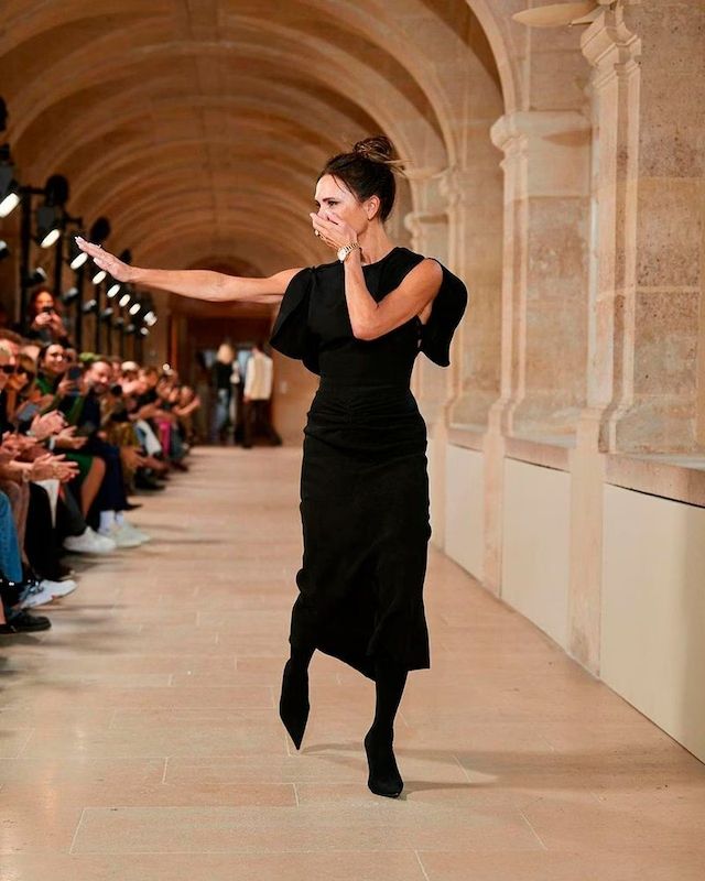 Victoria Beckham en su primer desfile de Paris Fashion Week