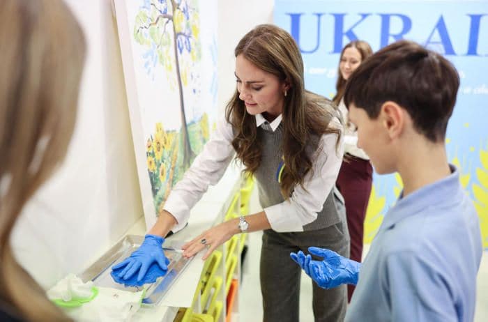 La princesa de Gales haciendo un mural para Ucrania