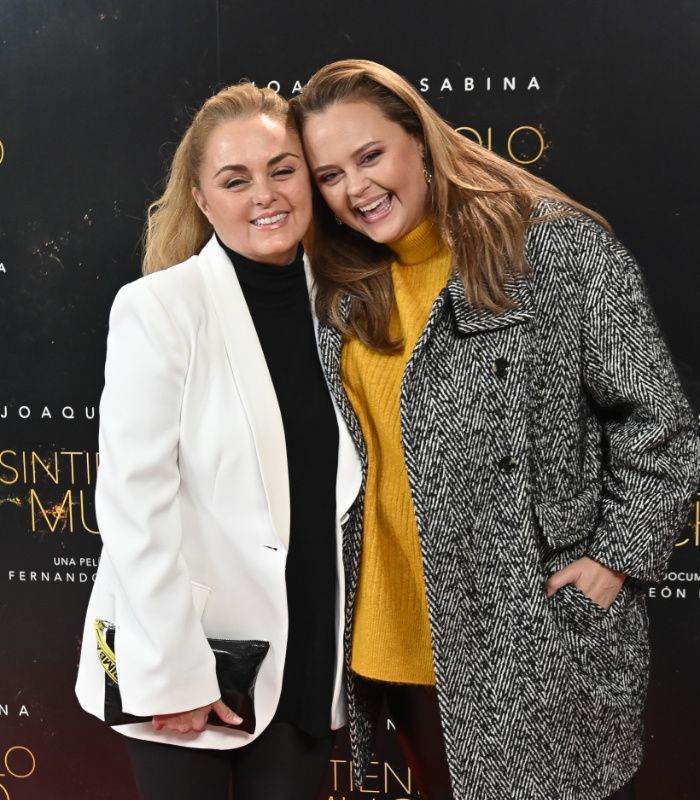 Carmen Morales y Shaila Dúrcal en un photocall