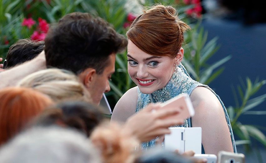 red_carpet_festival_cine_venecia_emma_stone_12a