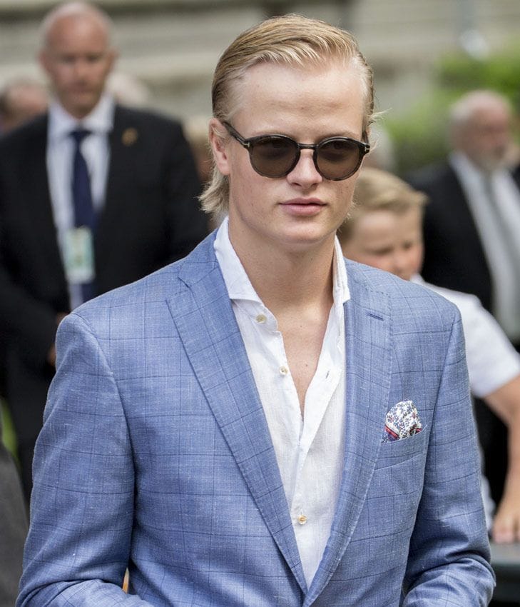 Marius Borg Høiby, el hijo mayor de la princesa Mette Marit, pone a la venta con su nombre completo y su número de teléfono algunas de sus pertenencias en Finn.no, el portal noruego de artículos de segunda mano
