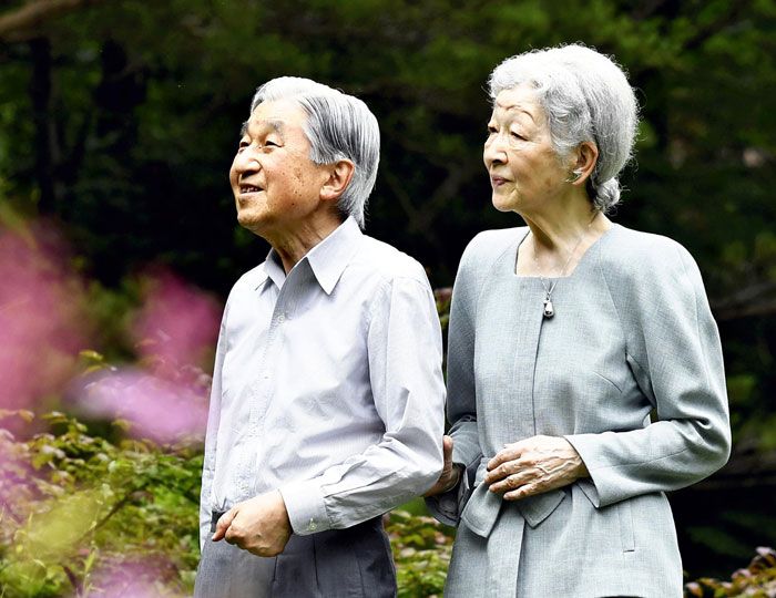 Michiko y Akihito, emperadores eméritos de Japón