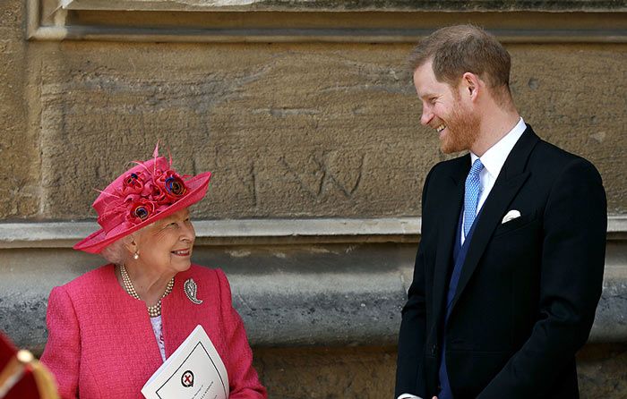 Isabel II y el príncipe Harry