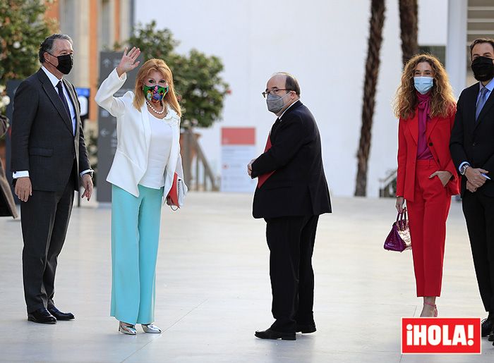 carmen cervera en el thyssen con su hijo Borja