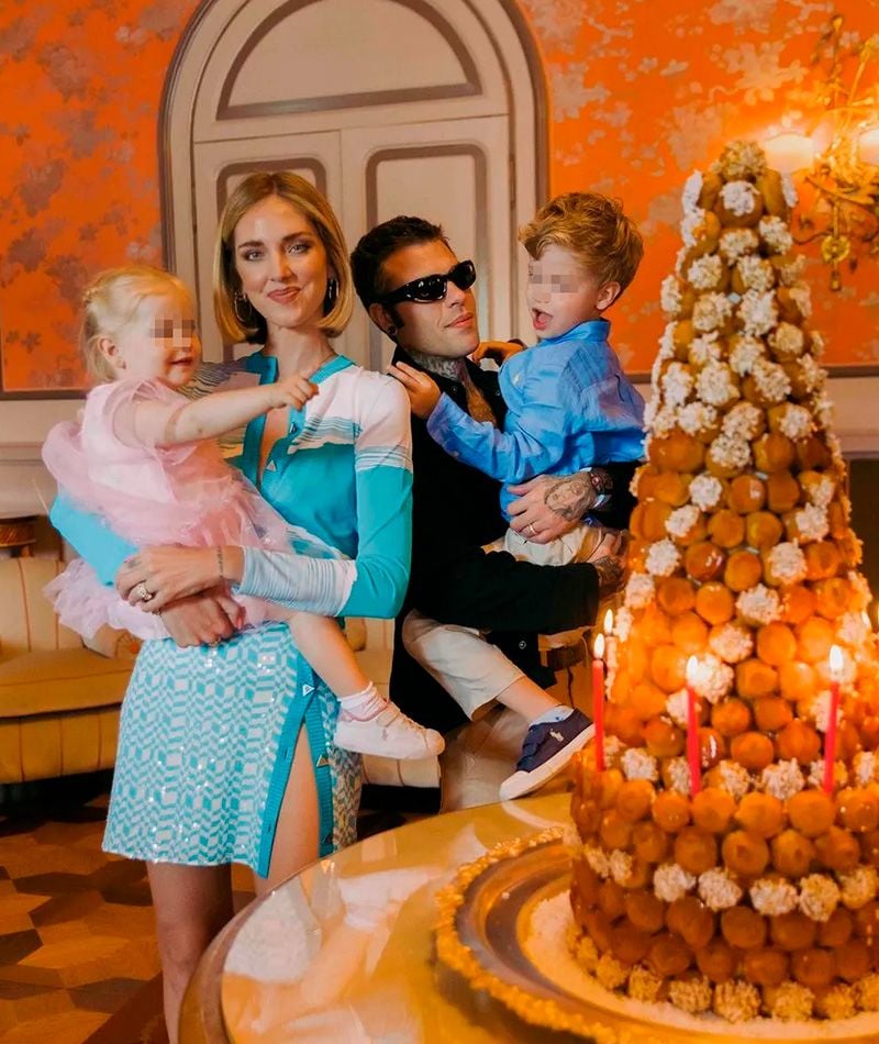 Chiara Ferragni y Fedez en 2023 celebrando el cumpleaños de la italiana