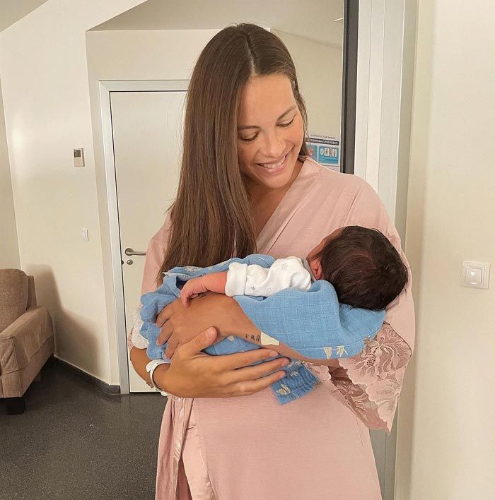 Jessica Bueno con su hijo Alejandro