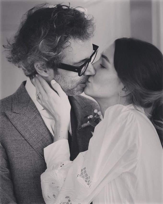 La boda sorpresa de James Rhodes y Micaela Breque