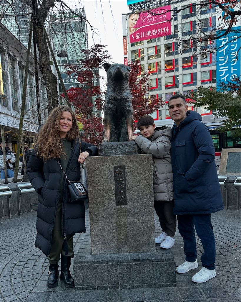 Rafa Márquez, Jaydy Michel y su hijo pasearon por Tokio.