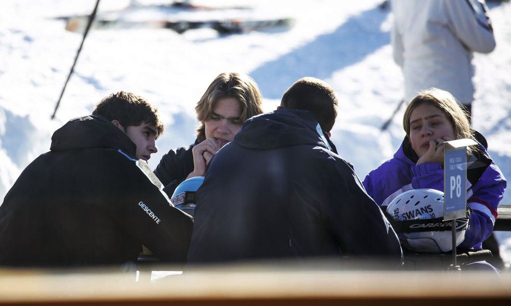 Infanta Cristina e Iñaki Urdangarín en Baqueira HOLA 4040