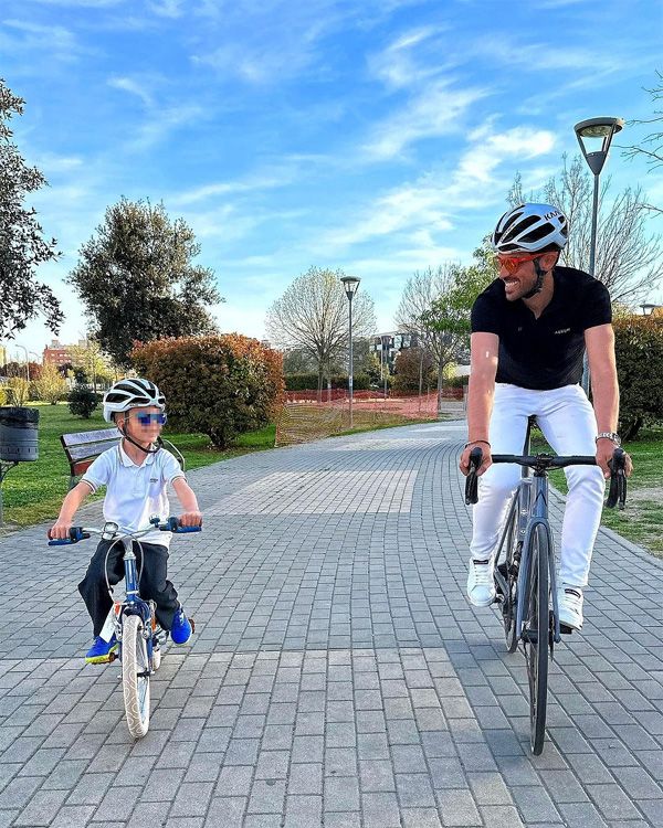 Alberto Contador y su hijo, Luca