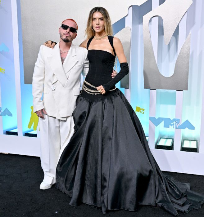 J Balvin y Valentina ferrer en los mtv vma