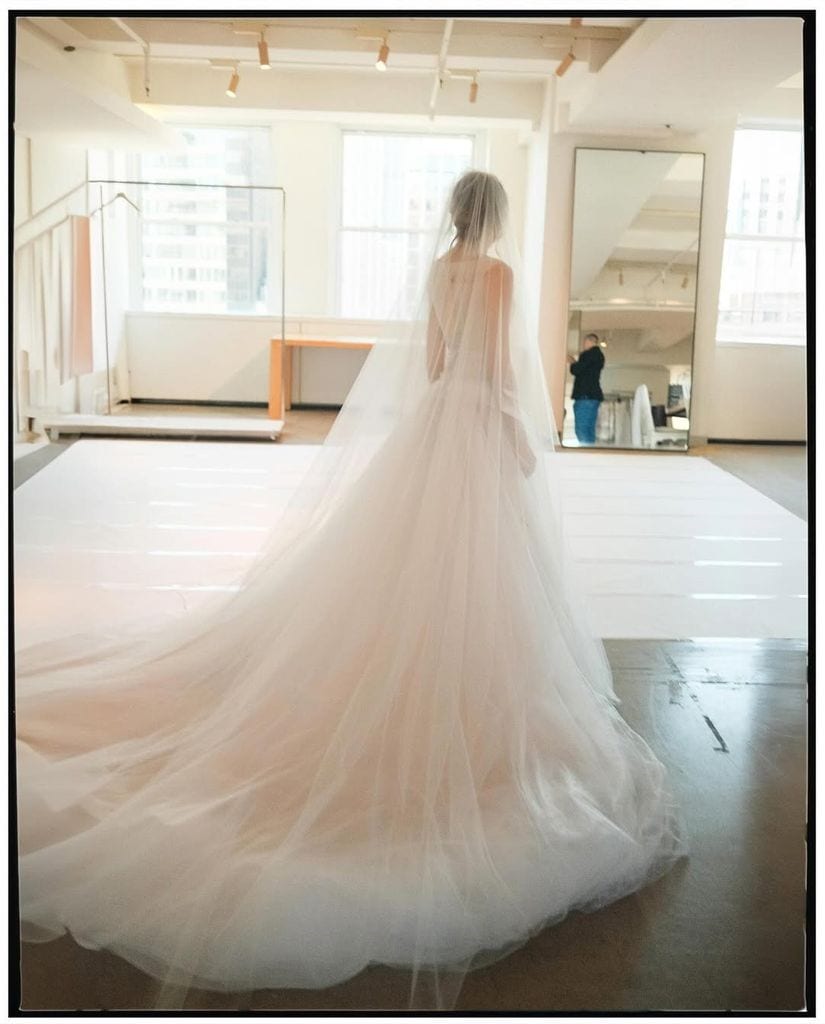 Sofia confessed that she always dreamed of marrying a dress designed by Oscar de la Renta.